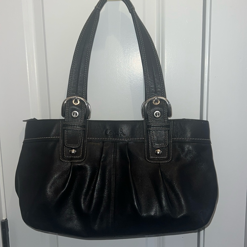 Vintage Coach black leather Soho shoulder bag.